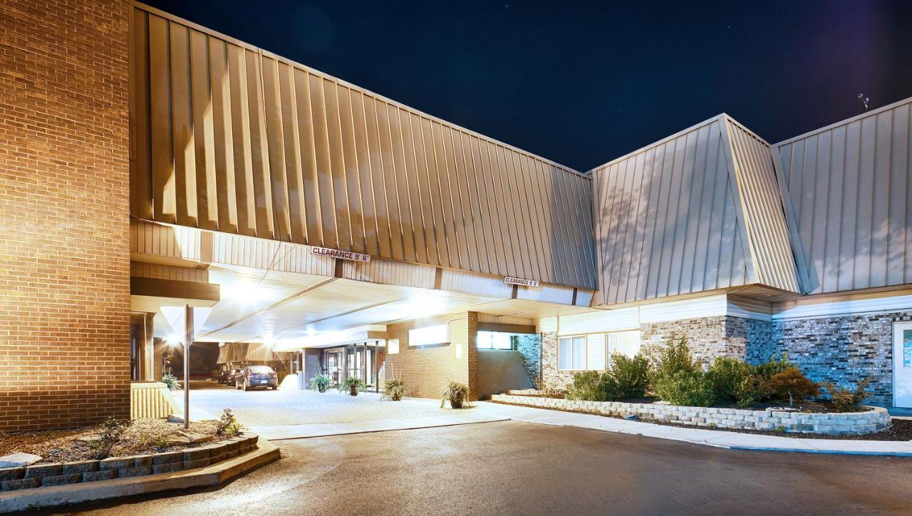 Magnuson Grand Columbus North Hotel Exterior photo
