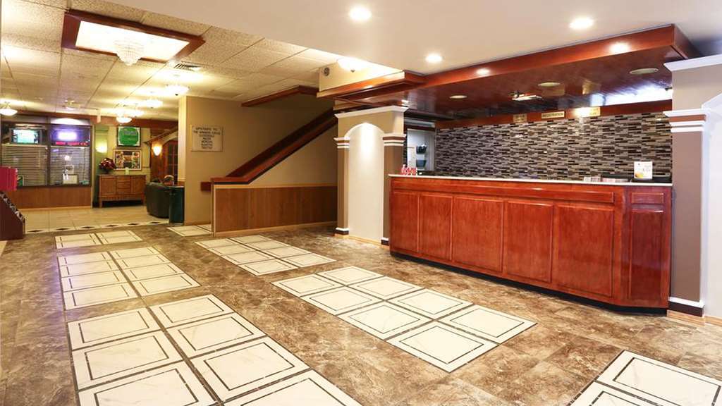 Magnuson Grand Columbus North Hotel Interior photo
